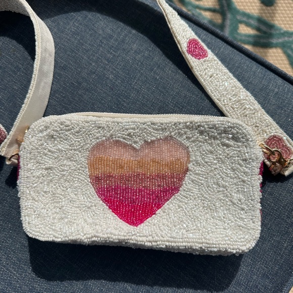 Heavily beaded ombré heart bag nwt - Picture 2 of 7